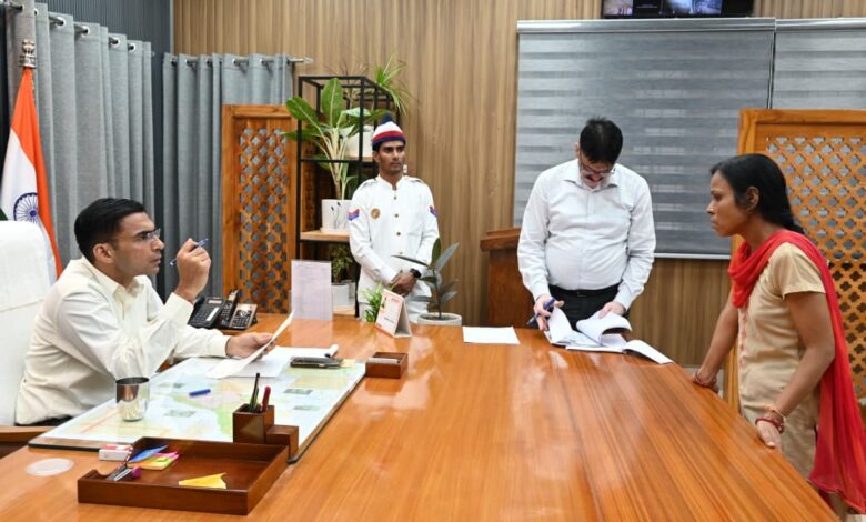 डीएम अनुरोध; एसजीआरआर एजुकेशन मिशन ने पिछले सेशन की 50% फीस माफ; आगे की शिक्षा प्रोजेक्ट नंदा सुनंदा से डीएम अनुरोध; एसजीआरआर एजुकेशन मिशन ने पिछले सेशन की 50% फीस माफ; आगे की शिक्षा प्रोजेक्ट नंदा सुनंदा से