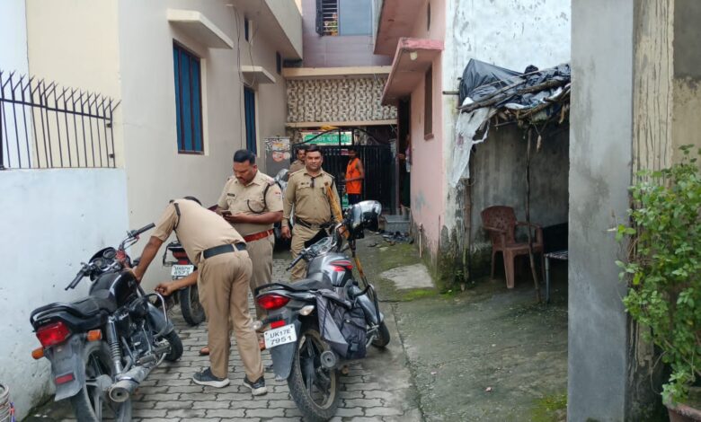 विकासनगर पुलिस का किरायेदार सत्यापन अभियान, मकान मालिकों पर ₹65,000 का जुर्माना विकासनगर पुलिस का किरायेदार सत्यापन अभियान, मकान मालिकों पर ₹65,000 का जुर्माना