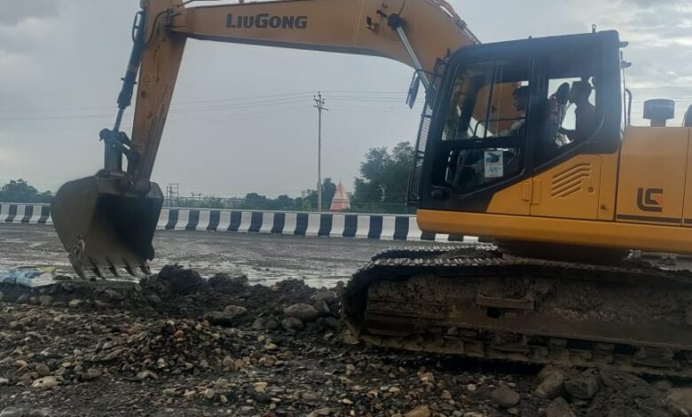 इधर शिकायत; उधर एक्शन; त्वरित कार्यवाही जिला प्रशासन की कार्यशैली में अब है शुमार इधर शिकायत; उधर एक्शन; त्वरित कार्यवाही जिला प्रशासन की कार्यशैली में अब है शुमार