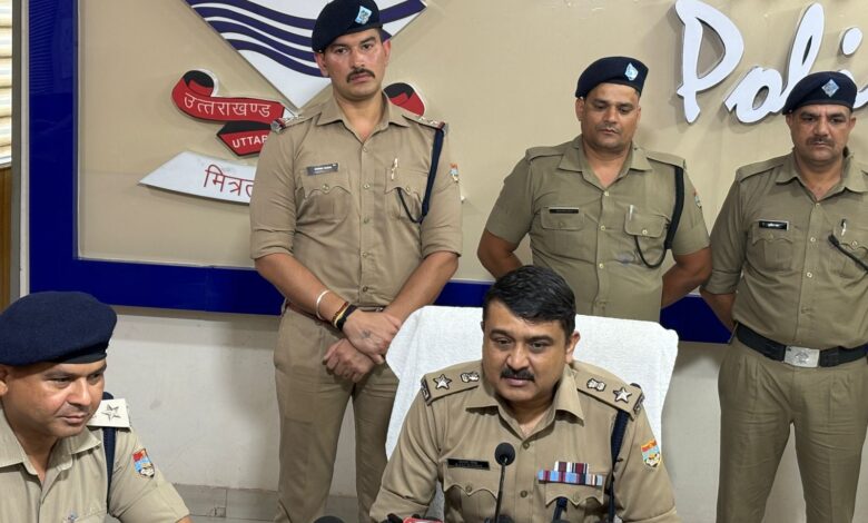 ब्लांइड मर्डर मिस्ट्री का 24 घंटे के अन्दर दून पुलिस ने किया खुलासा ब्लांइड मर्डर मिस्ट्री का 24 घंटे के अन्दर दून पुलिस ने किया खुलासा