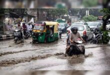 दिल्ली-एनसीआर की यातायात बिसात बिखरी: बारिश ने बनायी आंदोलन तंग